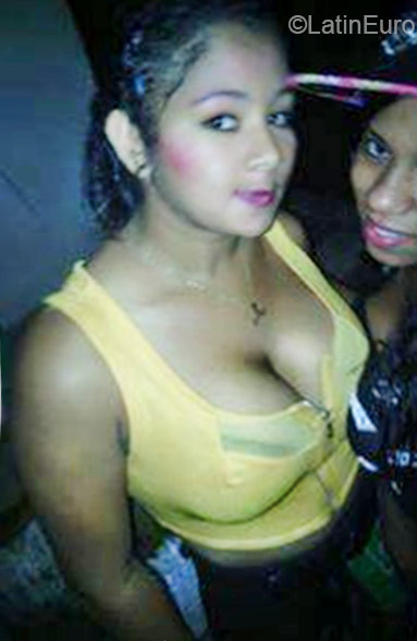 Date this lovely Dominican Republic girl Gloriany from Santo Domingo DO21266