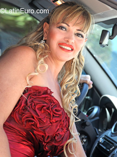 Date this foxy Brazil girl Silvia from Presidente Prudente BR9209