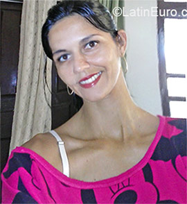 Date this delightful Brazil girl Weronica from Aracaju BR9215