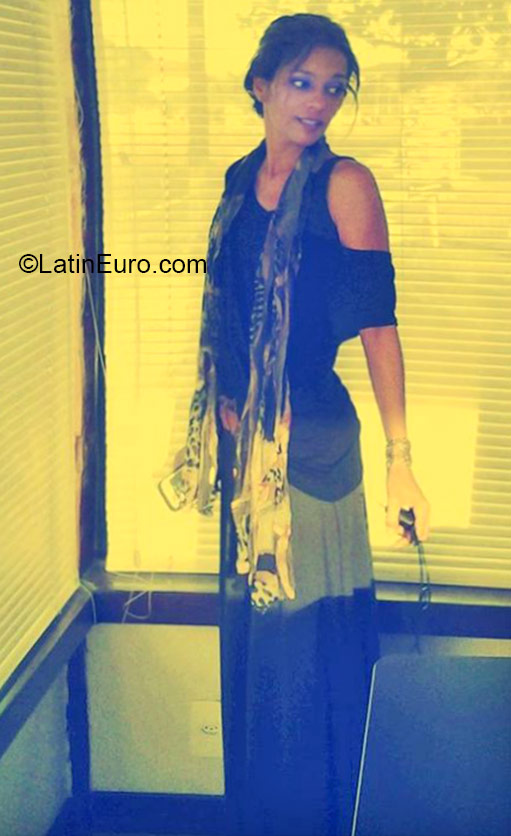 Date this sultry Brazil girl Kelly from Rio De Janeiro BR9222