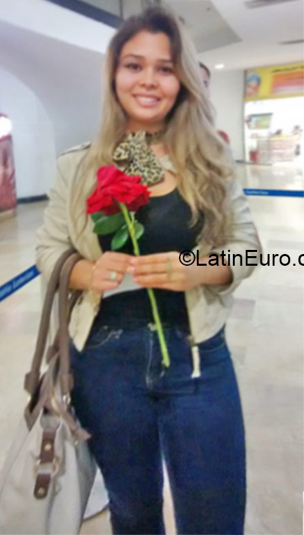Date this cute Brazil girl Audi from Brasilia BR9224