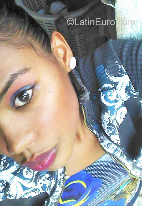 Date this voluptuous Dominican Republic girl Raquel from San francisco de macoris DO21387