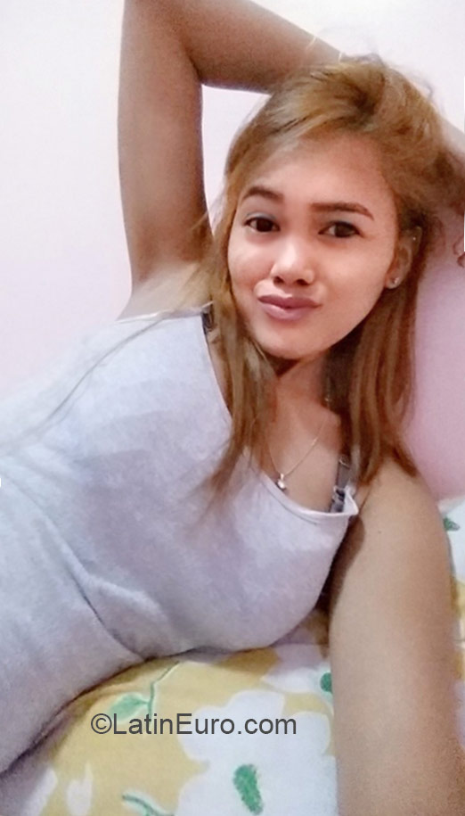 Date this sensual Philippines girl Rose from Bataan PH753