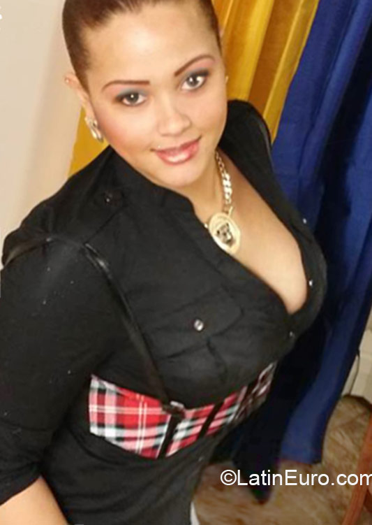 Date this attractive Dominican Republic girl Milagro from Santiago DO21511