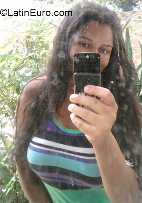 Date this passionate Brazil girl Erika from Brasilia BR9248