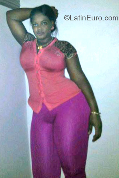 Date this hot Jamaica girl Yaniquie from Portmore JM1972