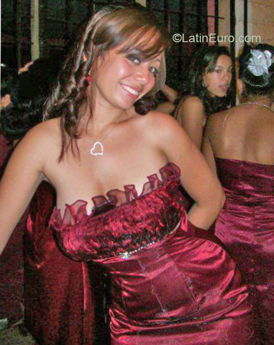 Date this athletic Honduras girl Delmis from Tegucigalpa HN1486