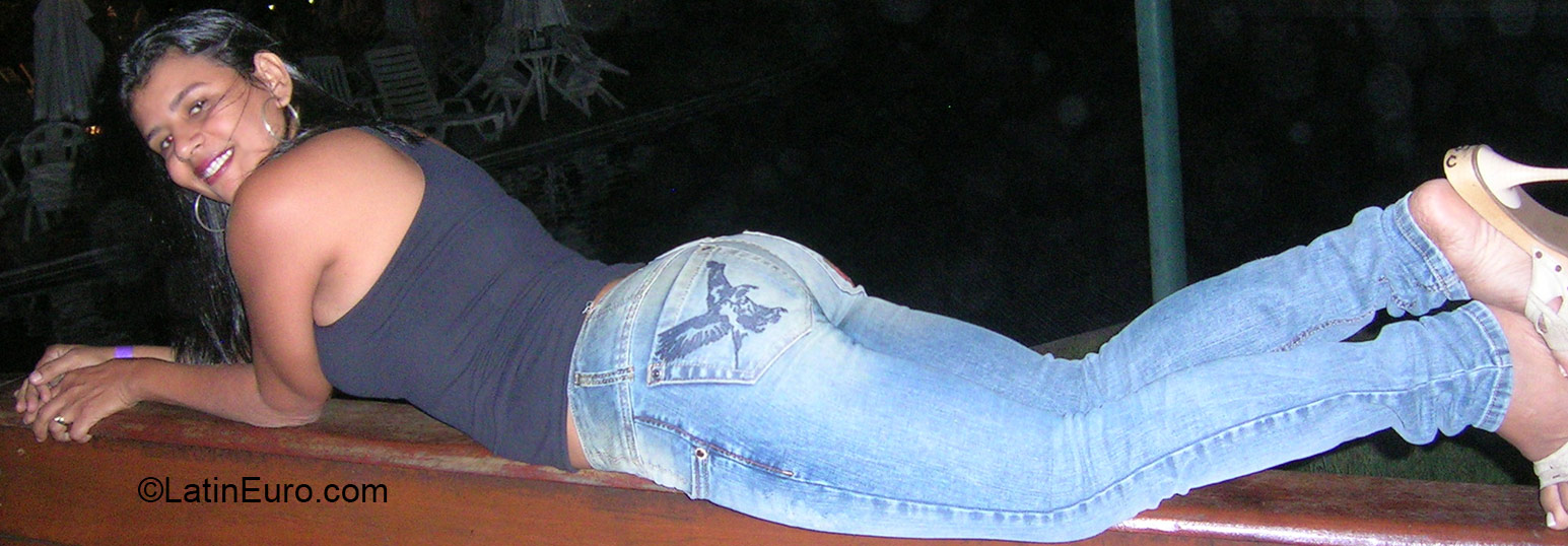 Date this fun Brazil girl Valeria from Recife BR9278
