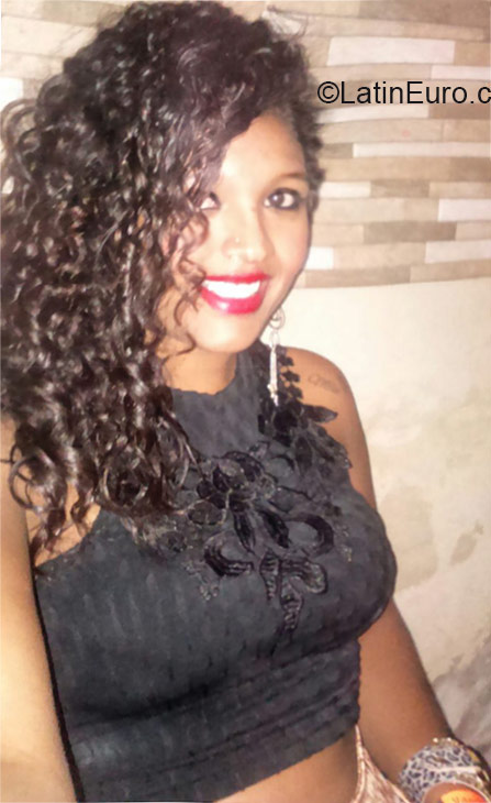 Date this georgeous Brazil girl Quesa from Brasilia BR9279