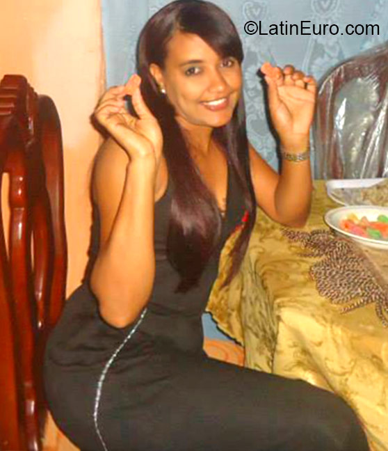 Date this lovely Dominican Republic girl Alba from Haina DO21736