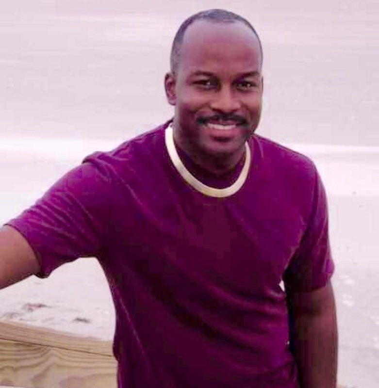 Date this happy United States man Jeffrey from Cary US15992