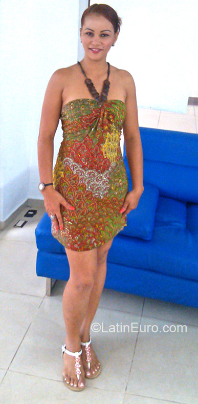 Date this delightful Dominican Republic girl Leidy from Santo Domingo DO21756