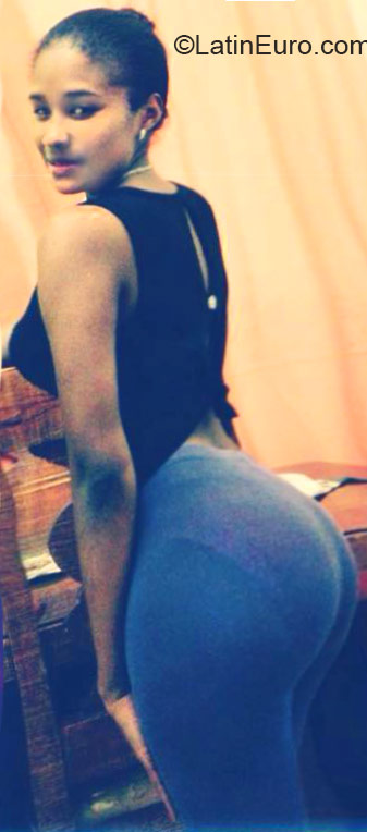 Date this sultry Dominican Republic girl Daniela from Santo Domingo DO21800