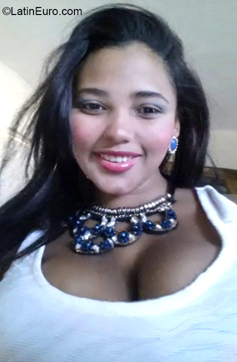 Date this young Dominican Republic girl Madelin from Santo Domingo DO21820