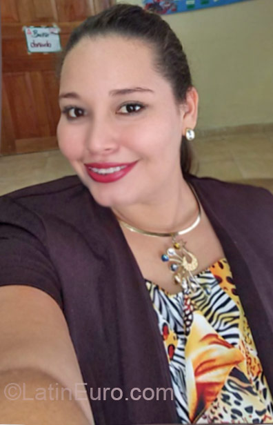 Date this lovely Panama girl Cintia from Panama PA587