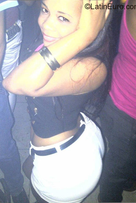 Date this charming Dominican Republic girl Adriana from Santo Domingo DO21897