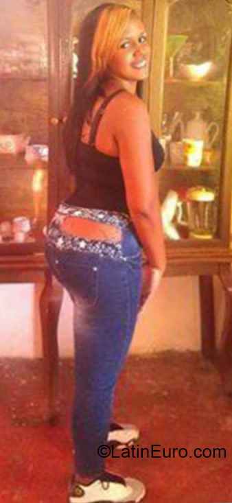 Date this beautiful Dominican Republic girl Delia from Santo Domingo DO21915