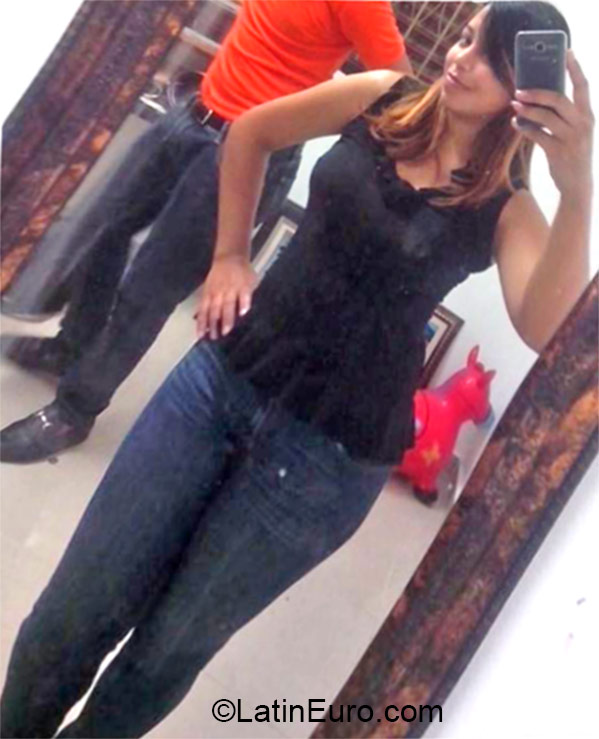 Date this nice looking Dominican Republic girl Anabel from Santiago DO21960
