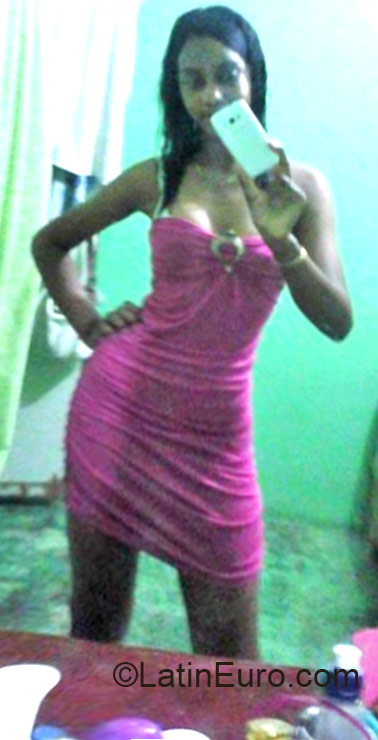 Date this fun Dominican Republic girl Cinthia from Santo Domingo DO21985