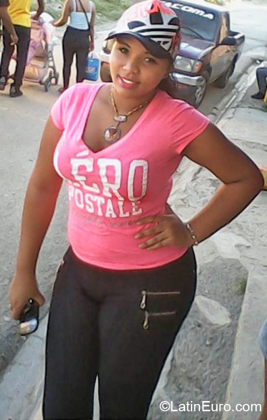 Date this tall Dominican Republic girl Yenifer from Santiago DO21988