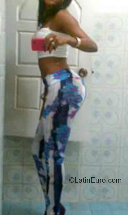 Date this hard body Dominican Republic girl Maria from Santo Domingo DO22079