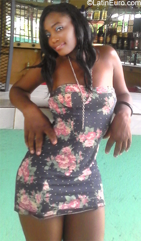 Date this foxy Jamaica girl Shantel from Kingston JM2052