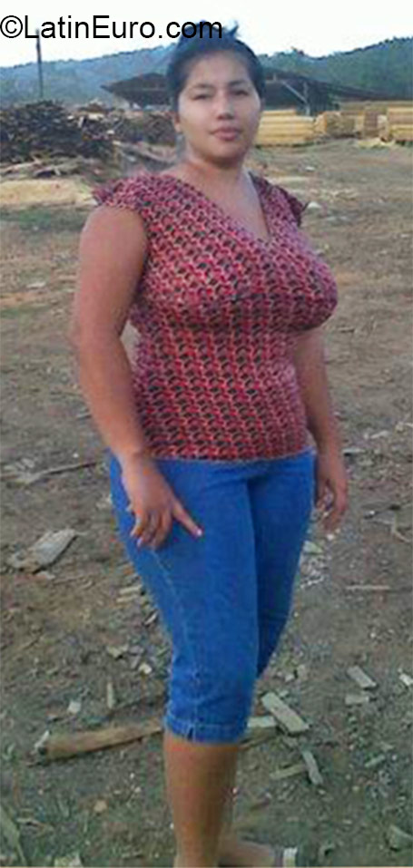 Date this georgeous Honduras girl Evelin from Roatan HN1532