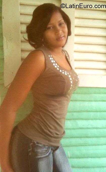 Date this fun Dominican Republic girl Sandra from Santo Domingo DO22267