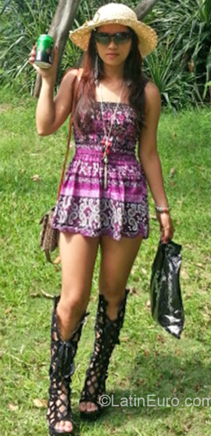 Date this voluptuous Philippines girl Jade from Baguio City PH776