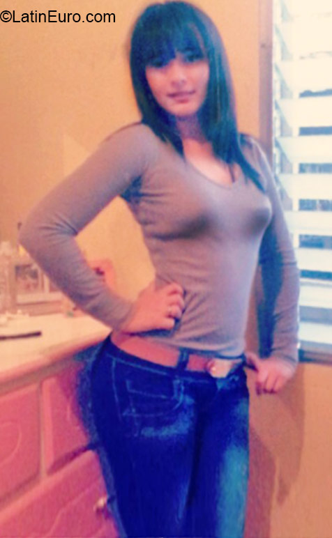 Date this young Honduras girl Keylen from Tegucigalpa HN1539