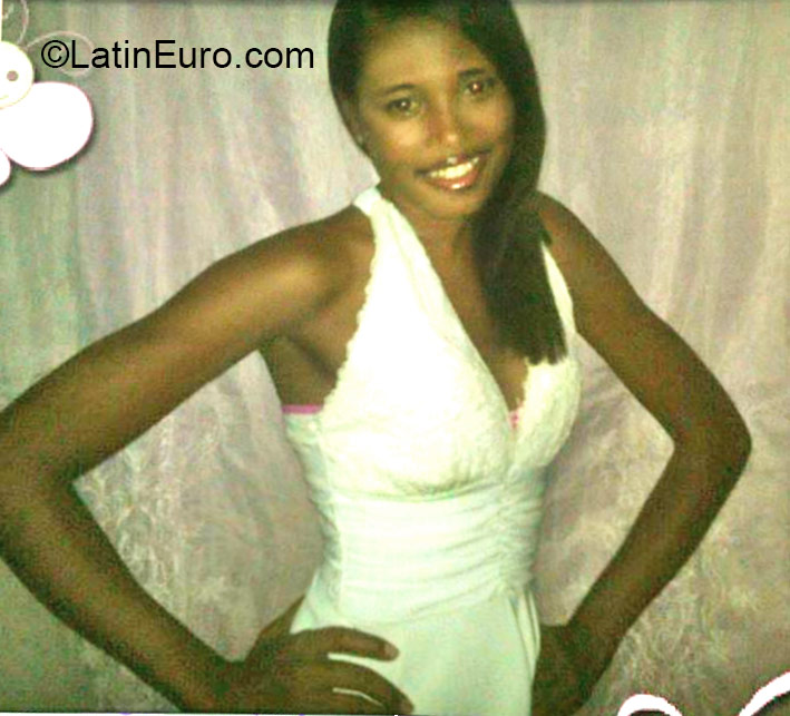 Date this cute Dominican Republic girl Neyie from Santo Domingo DO22297