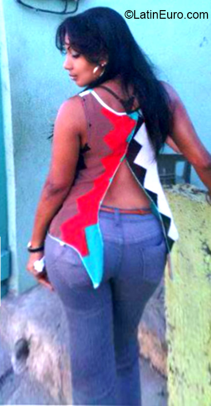 Date this voluptuous Dominican Republic girl Josefina from Santo Domingo DO22375