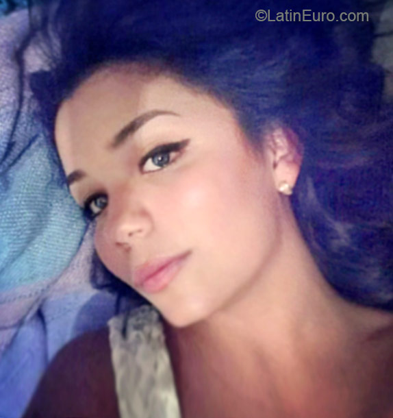 Date this passionate Venezuela girl Barbara from Caracas VE525
