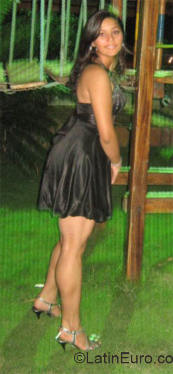 Date this foxy Venezuela girl Maria from Maracaibo VE528