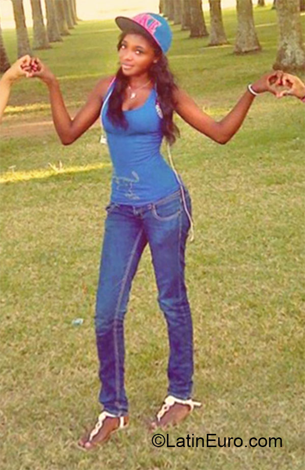 Date this stunning Dominican Republic girl Lucero from Higuey DO22480