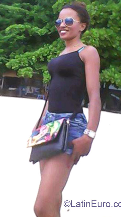 Date this cute Dominican Republic girl Darleny from Santo Domingo DO22492
