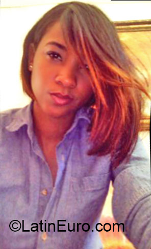 Date this charming Dominican Republic girl Alicia from Santo Domingo DO22543