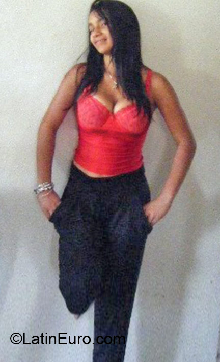 Date this voluptuous Dominican Republic girl Madelyn from Santo Domingo DO22544