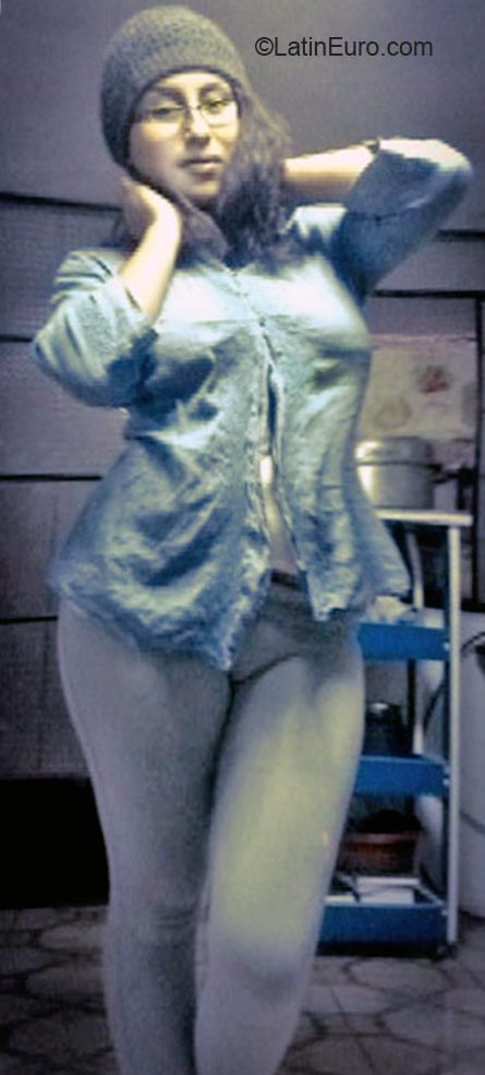 Date this attractive Peru girl Gabriela from Lima PE1061