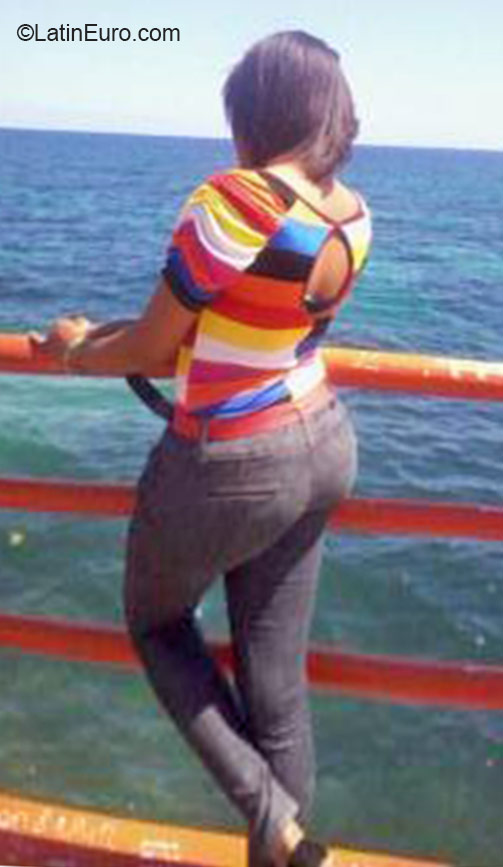 Date this gorgeous Dominican Republic girl Bomban from Santo Domingo DO22558