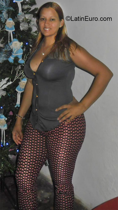 Date this voluptuous Venezuela girl Ivonne from Guarenas VE558