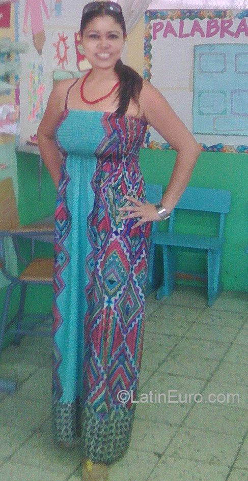 Date this beautiful Honduras girl Karina from Tegucigalpa HN1899