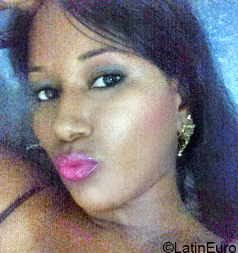 Date this foxy Brazil girl Jaqueline from Salvador BR9401