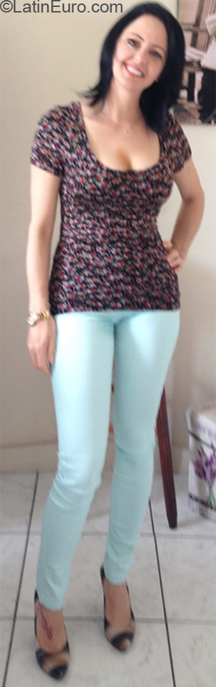Date this charming Brazil girl Tania from Porto Alegre BR9404