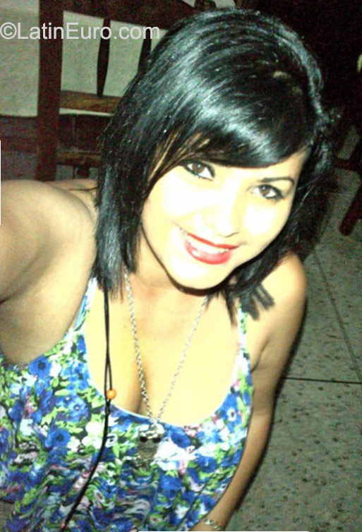 Date this happy Venezuela girl Candida from San Juan De Colon VE584