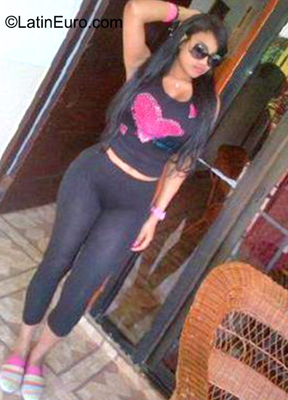 Date this young Dominican Republic girl Samantha from Puerto Plata DO22855