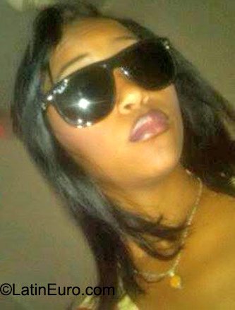 Date this good-looking Dominican Republic girl Grany from Santo Domingo DO22863