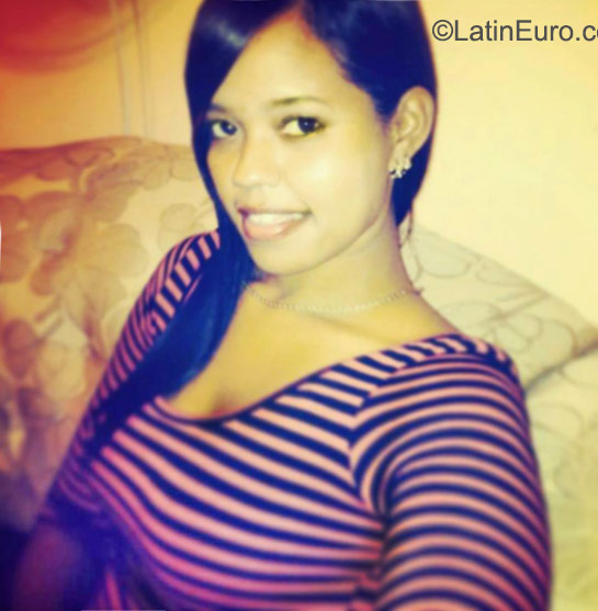 Date this passionate Dominican Republic girl Erika from Santo Domingo DO22867