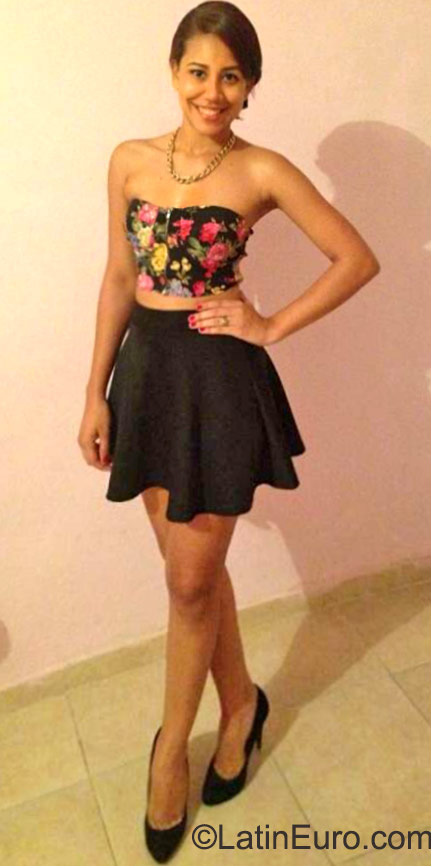 Date this tall Dominican Republic girl Saudie from Santiago DO22904