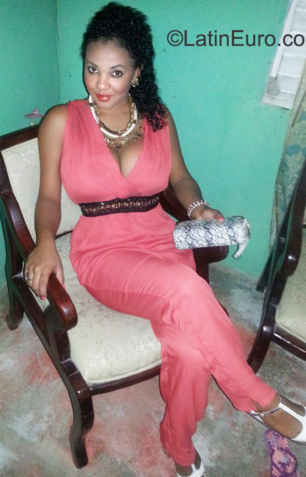Date this cute Dominican Republic girl Yasmairi from Santiago DO22918